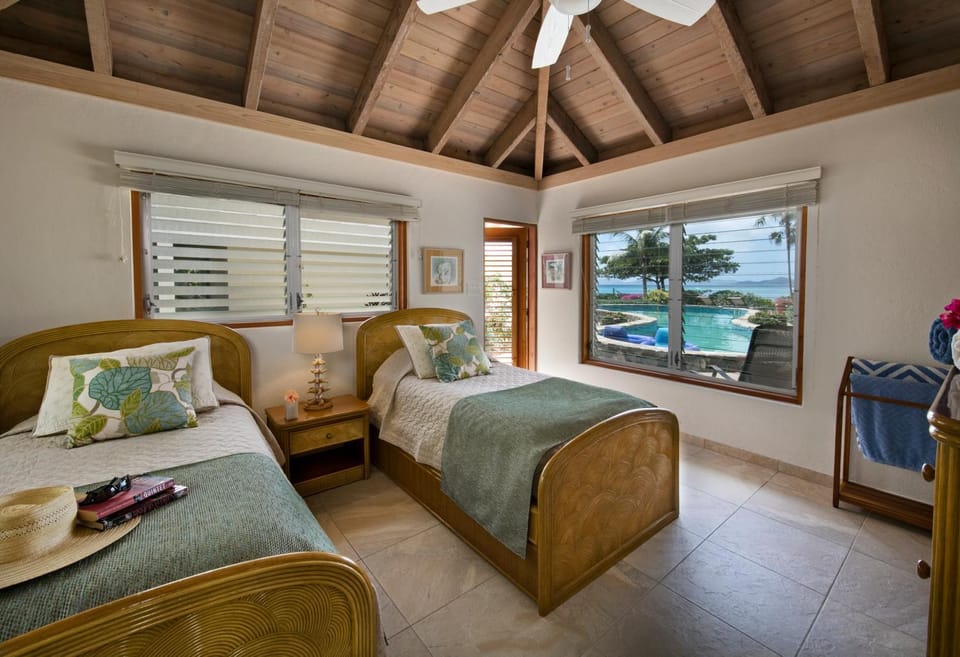 BEACHCOMBER VILLA Villa in Caribbean