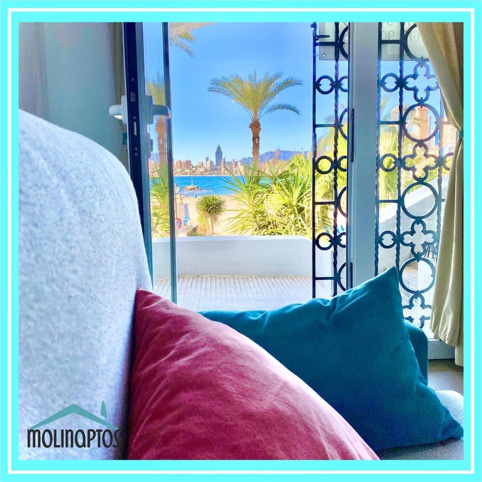 View (from property/room), View (from property/room), Living room, City view, City view, Sea view, Sea view