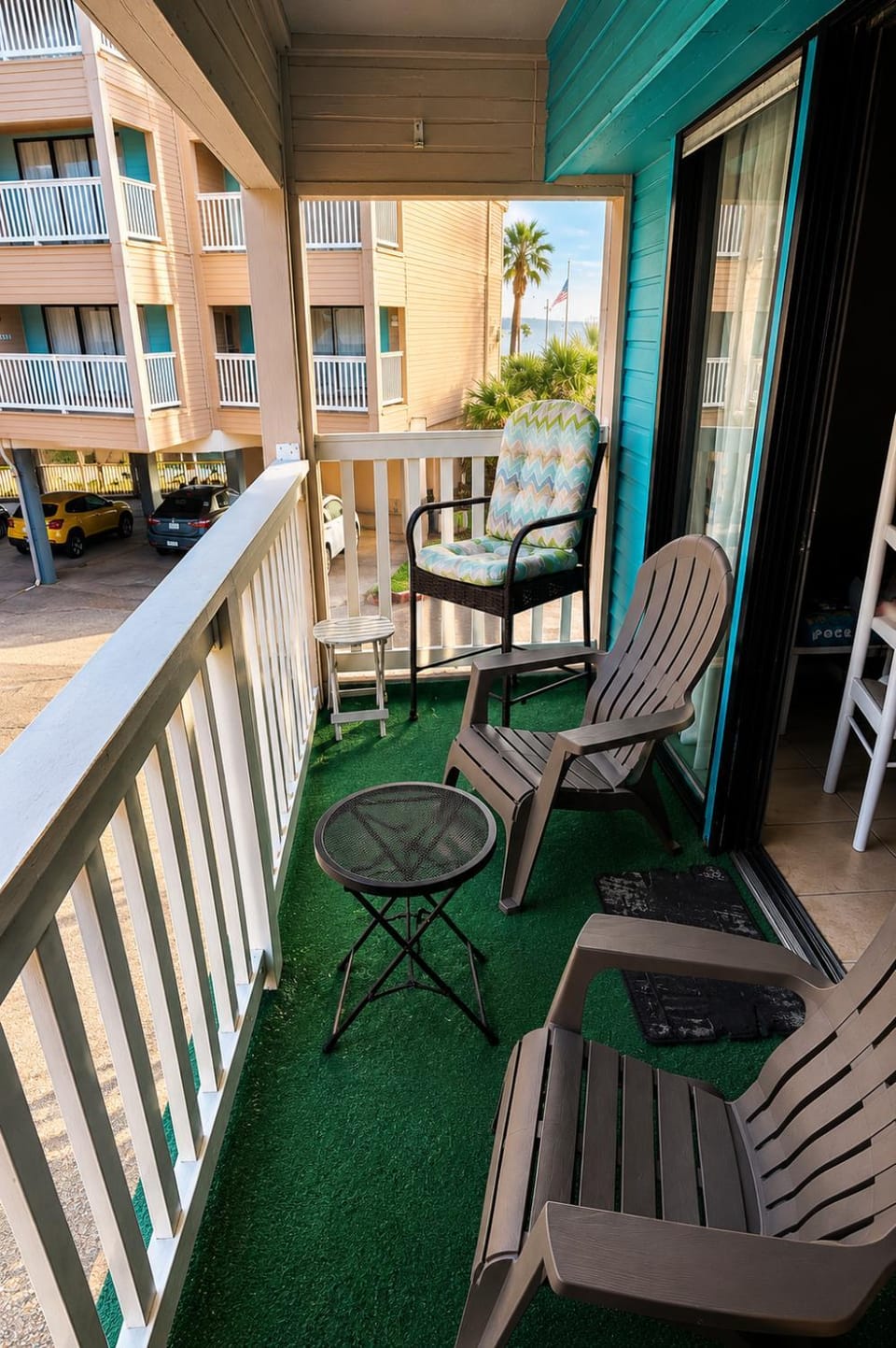 The Sandbar Stay - North Beach Waterfront Condo Apartment in Nueces County