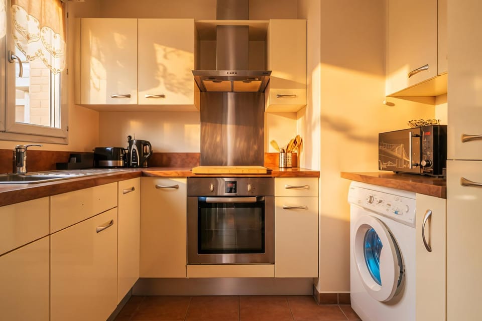 Kitchen or kitchenette, Food, oven, stove, kitchen