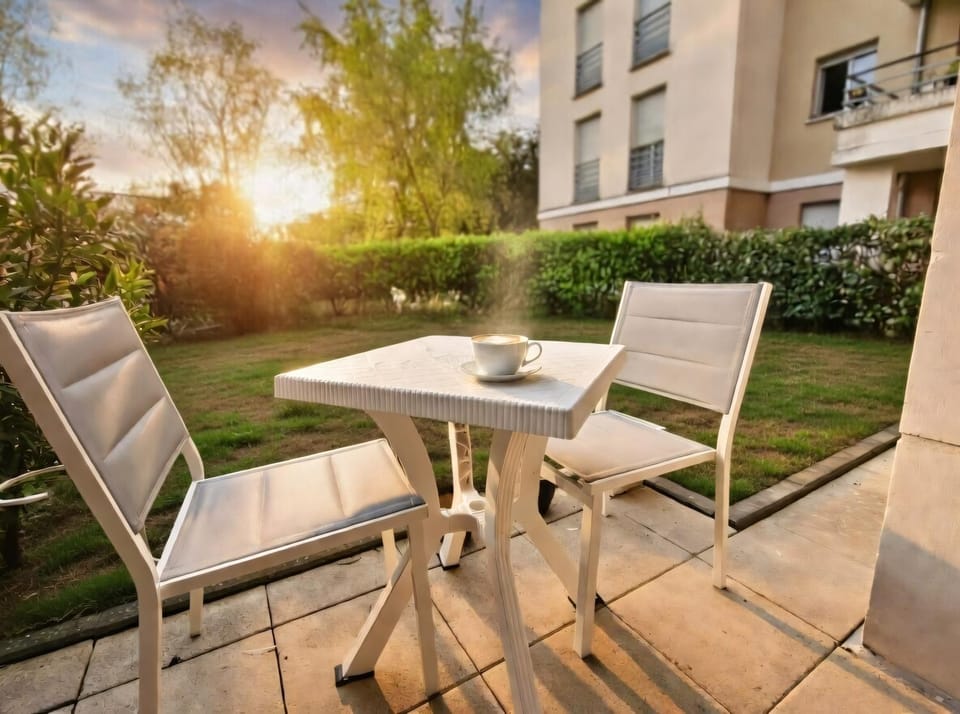 Patio, Garden, Garden, Balcony/Terrace, Balcony/Terrace, Garden view