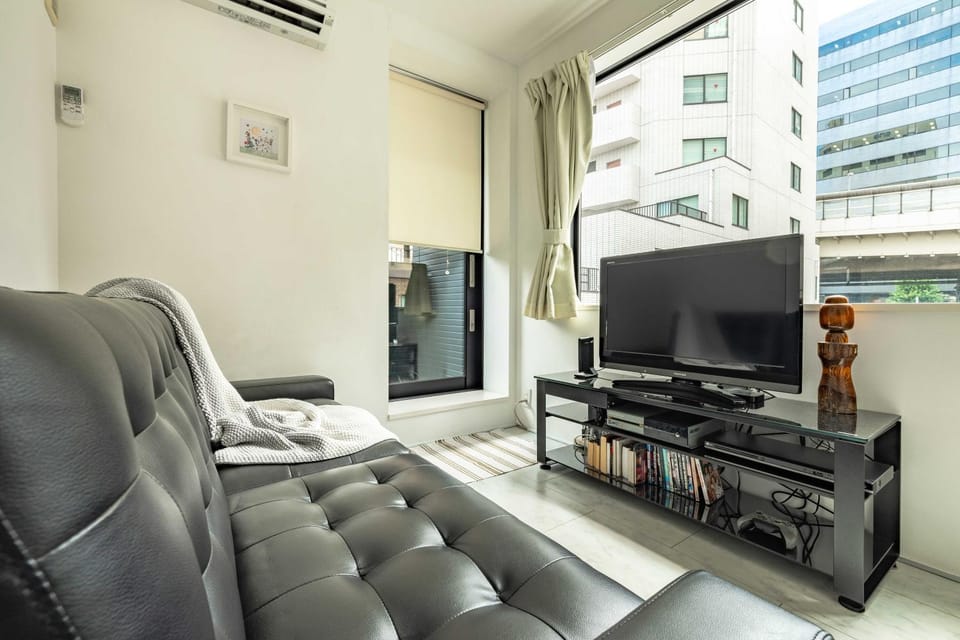 TV and multimedia, Seating area, air conditioner