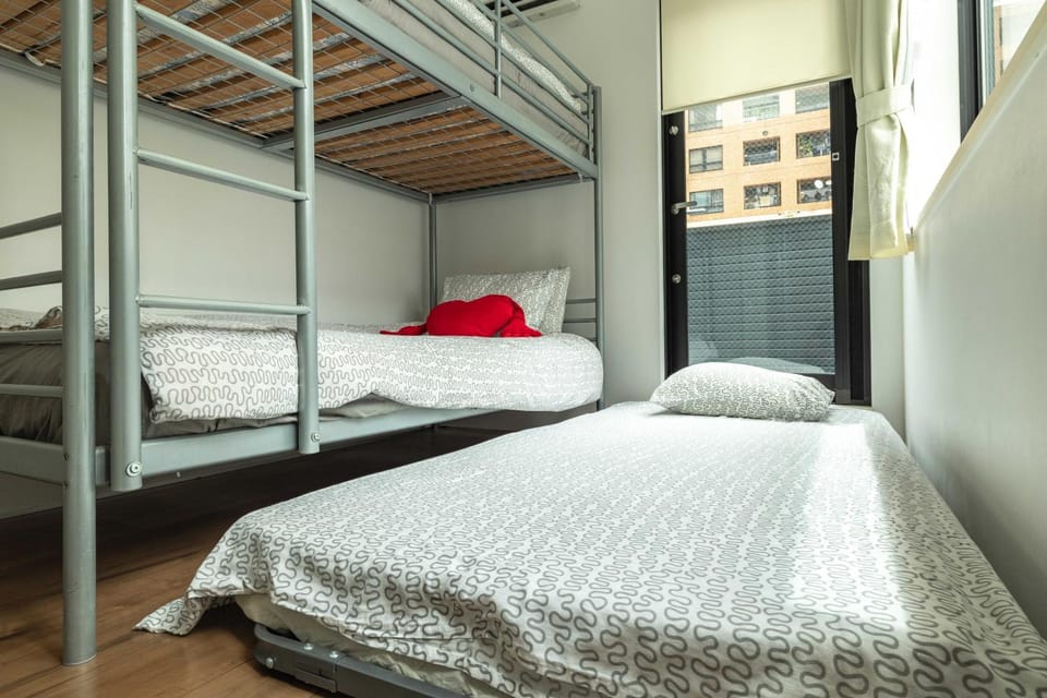 Bedroom, bunk bed