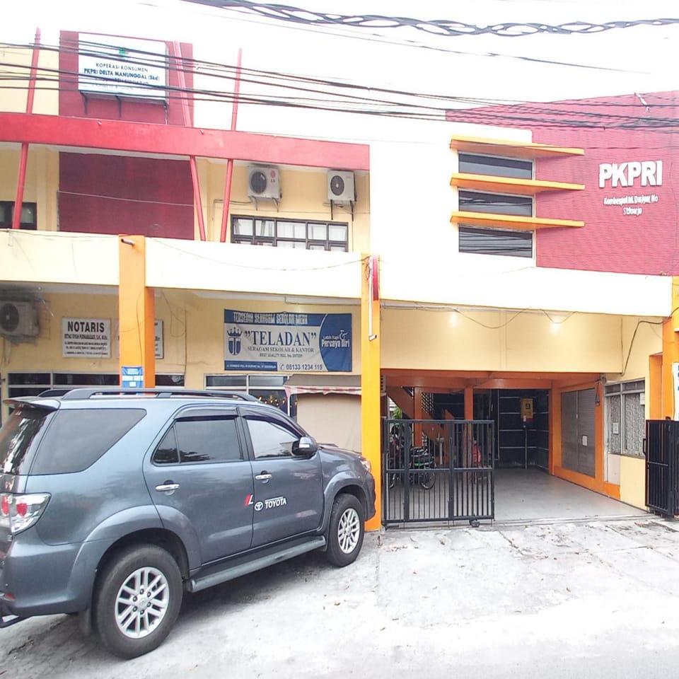 Facade/entrance