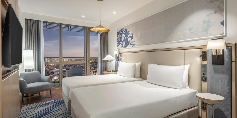 Bed, Photo of the whole room, Seating area, Bedroom