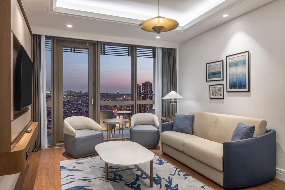 Communal lounge/ TV room, TV and multimedia, Living room, Seating area, Evening entertainment