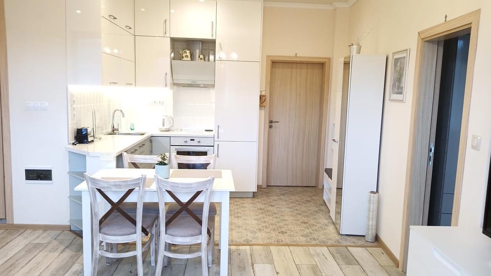 Dining area, Communal kitchen