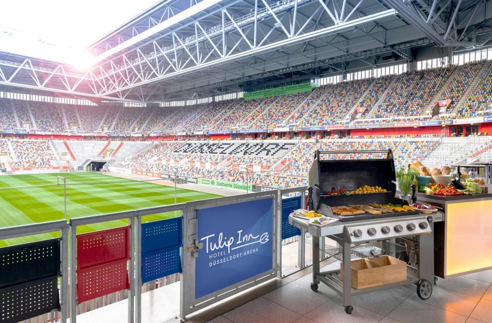 Property building, Restaurant/places to eat, Property logo or sign, BBQ facilities, Balcony/Terrace, Evening entertainment, On site, Sports, Dinner