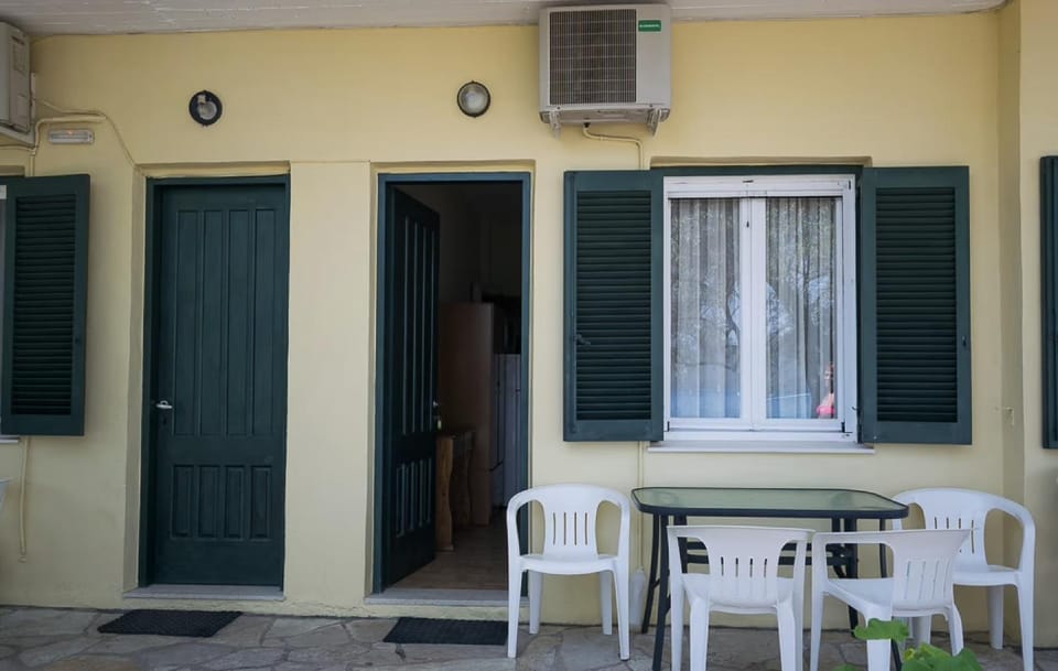 Daniel Beach Apartment hotel in Peloponnese, Western Greece and the Ionian