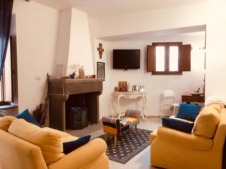 Communal lounge/ TV room, TV and multimedia