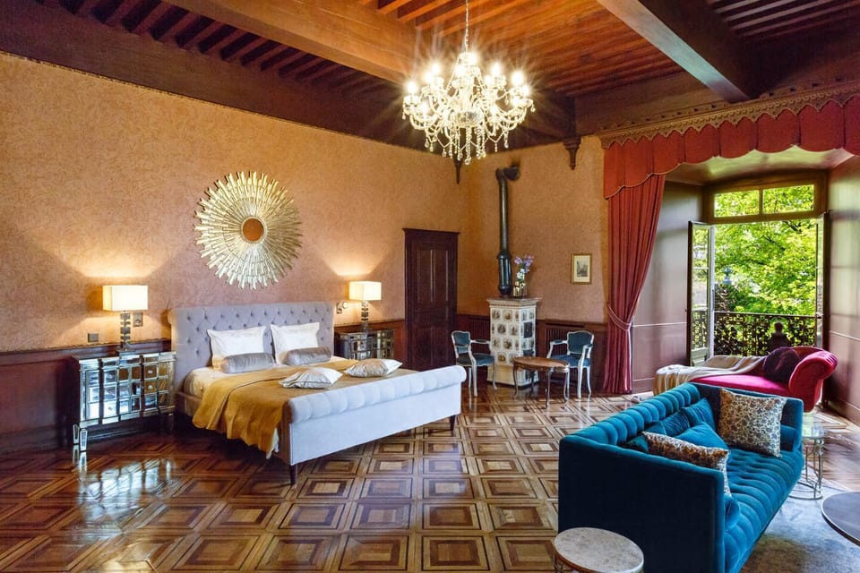 Antique apartment in the XV century Castle Apartment in Montreux