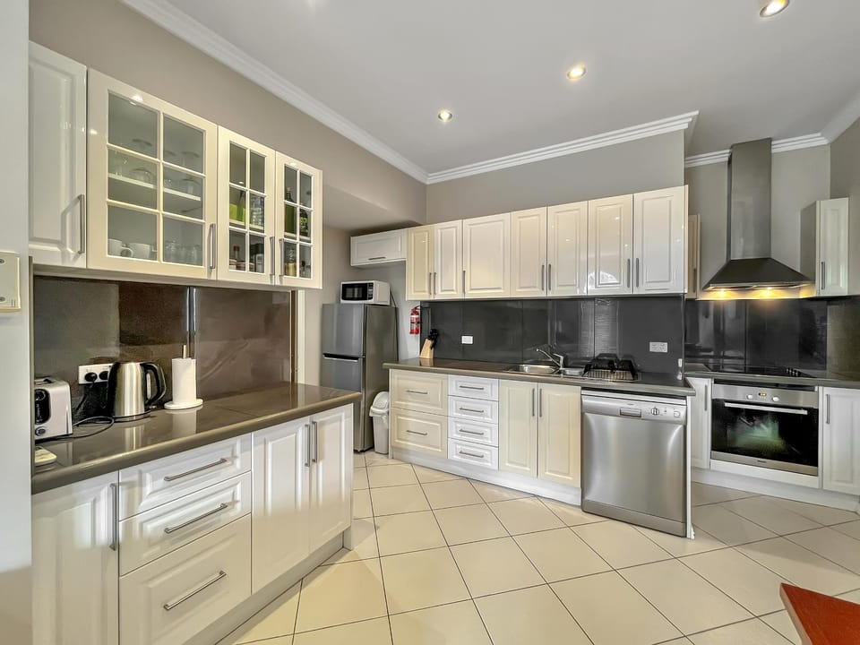 Coffee/tea facilities, Kitchen or kitchenette, dishwasher, minibar, pet friendly, stove, toaster