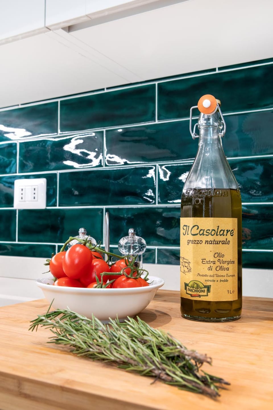 Kitchen or kitchenette, Food and drinks