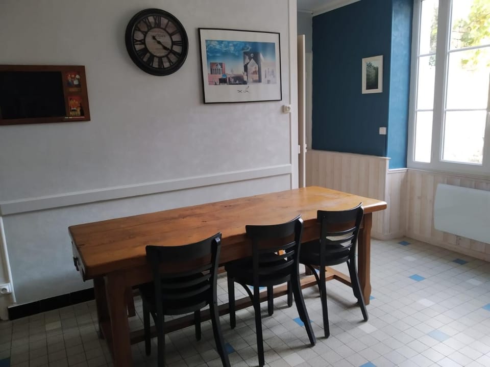 Dining area, kitchen