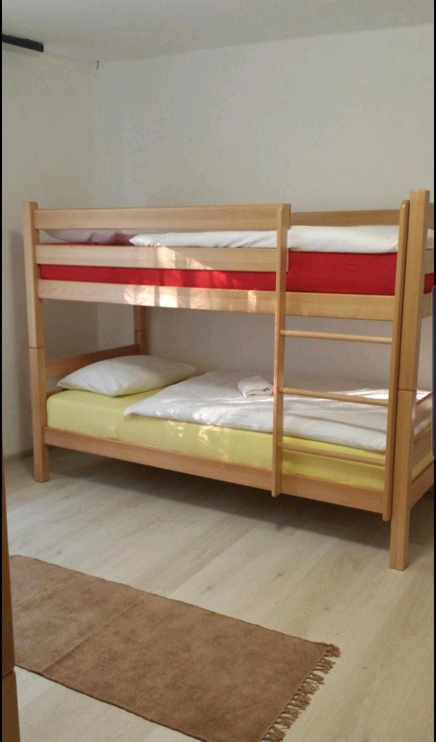 Bedroom, bunk bed