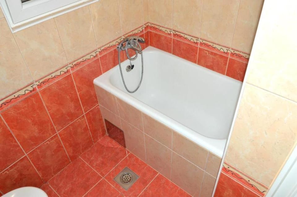 Bathroom, Bath
