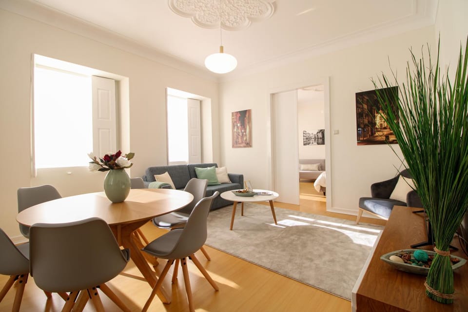 Living room, Seating area, Dining area