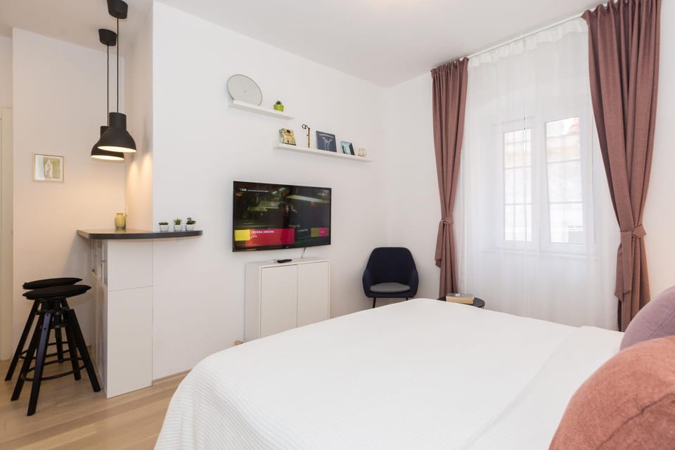 TV and multimedia, Bedroom