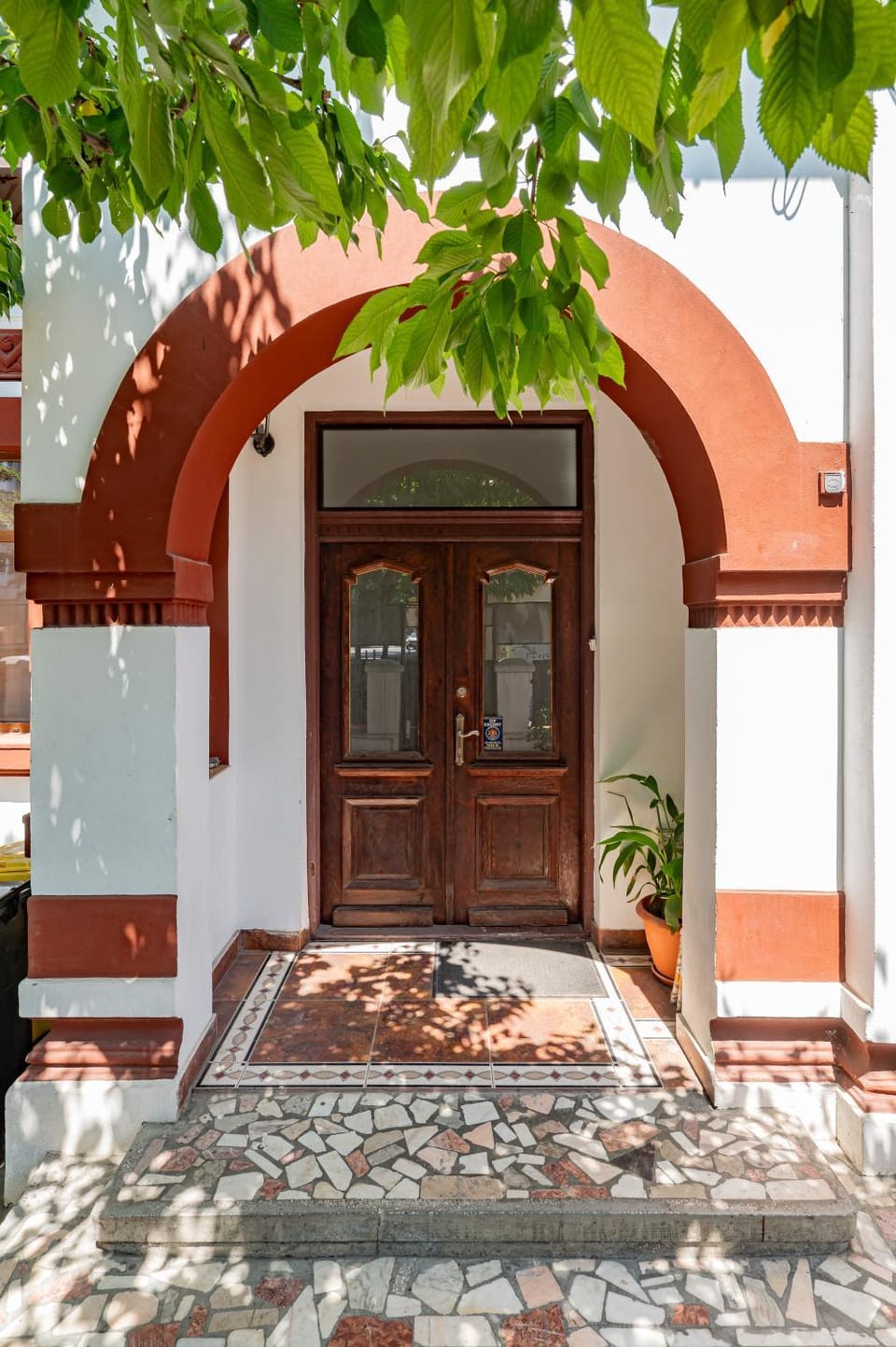 Facade/entrance