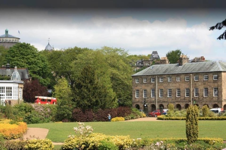 No 6 The Square Tearooms & Accommodation Hotel in High Peak District