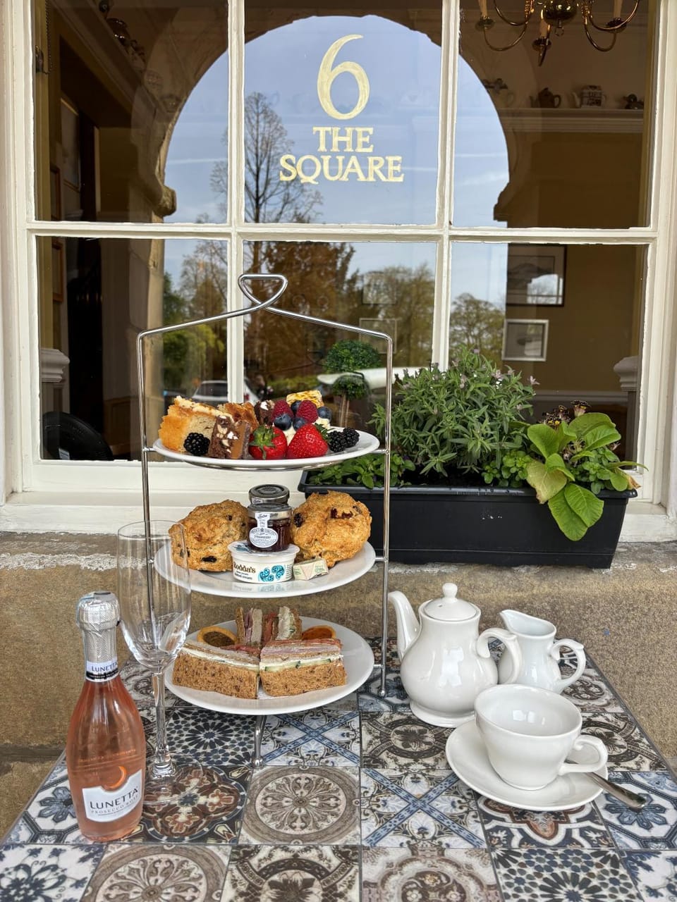 Restaurant/places to eat