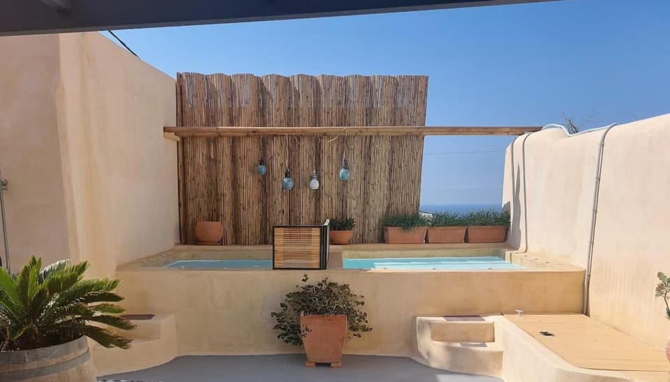 Hot Tub, View (from property/room), Balcony/Terrace