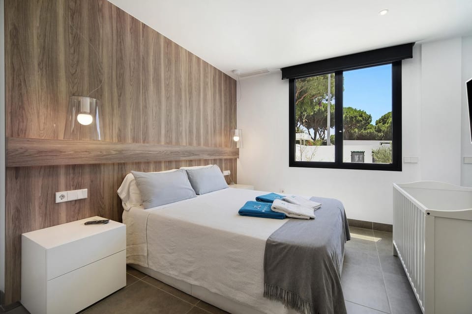 Property building, Living room, Bedroom