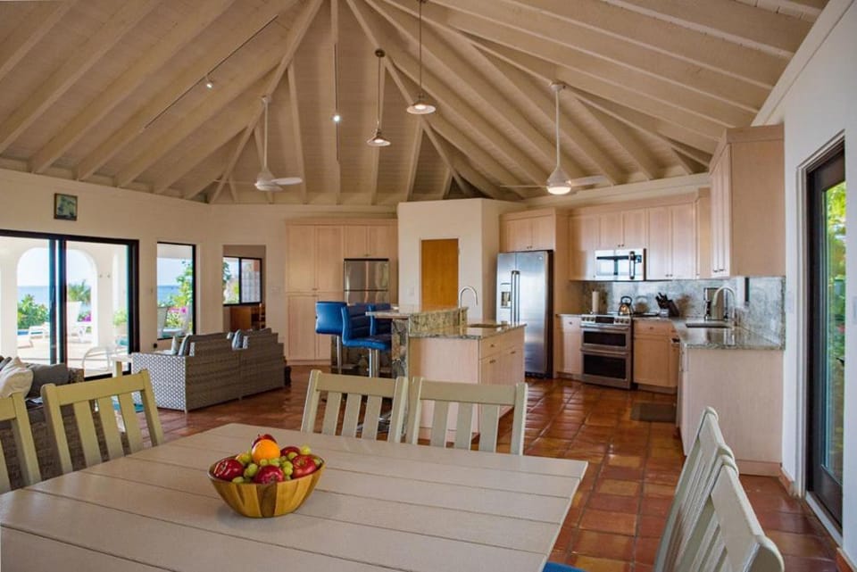 BEACH DREAMS Villa in Caribbean