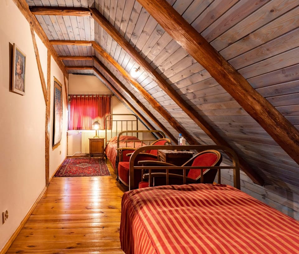 Bed, Photo of the whole room