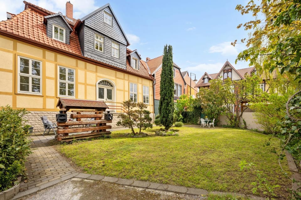Property building, Garden