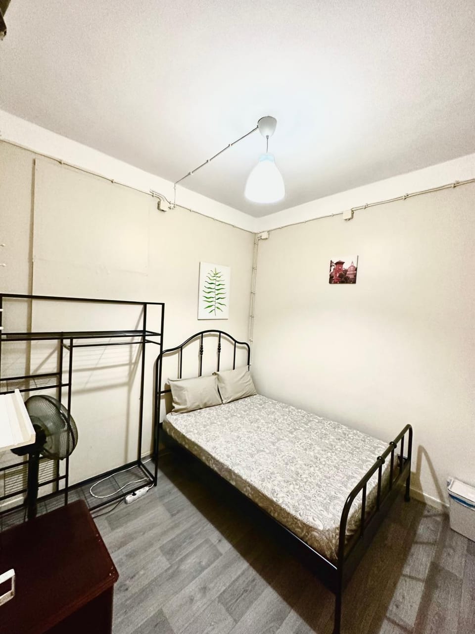 Sri-Indo Guest House Bed and Breakfast in Lisbon