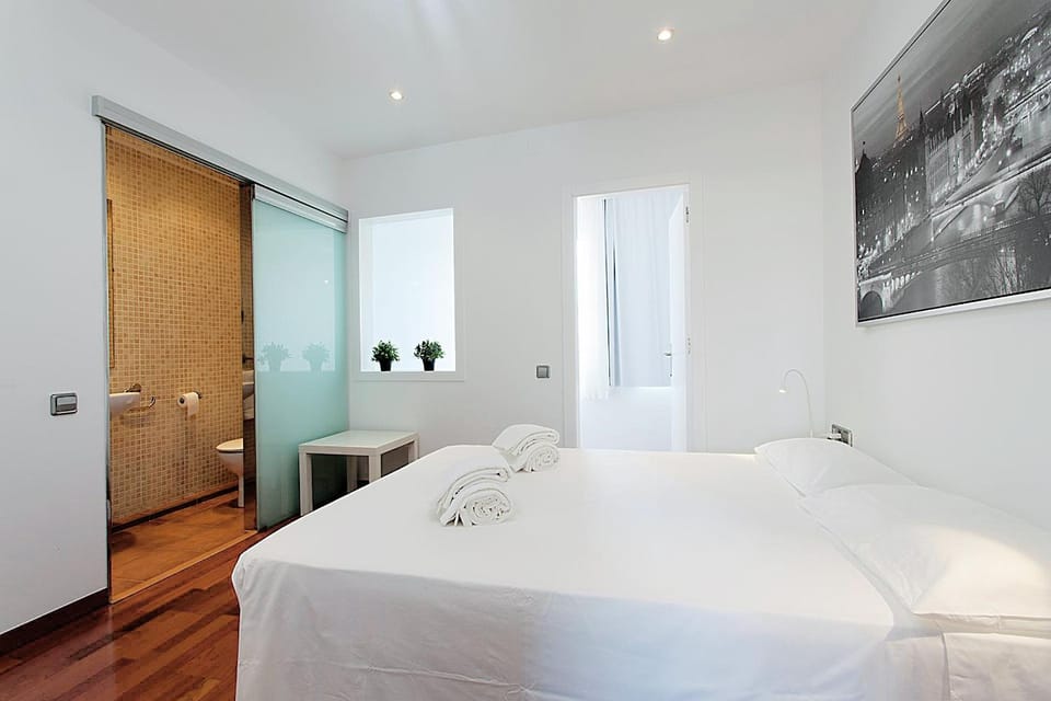 Bed, Bathroom, Bedroom