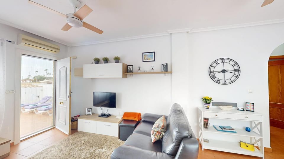 Communal lounge/ TV room, Living room