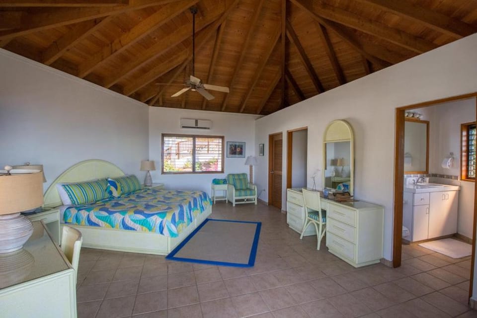 LOBLOLLY Villa in Caribbean
