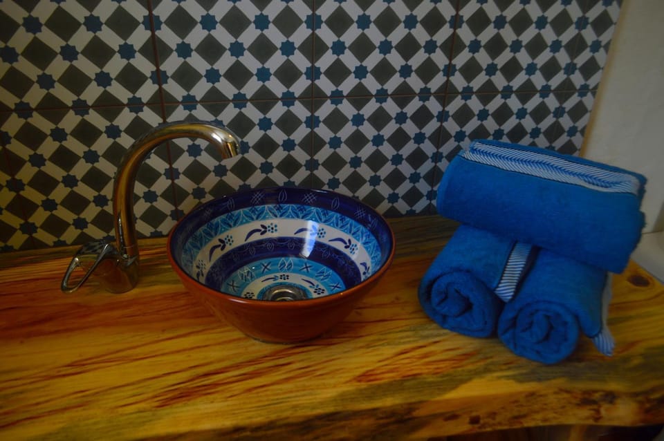 Toilet, Decorative detail