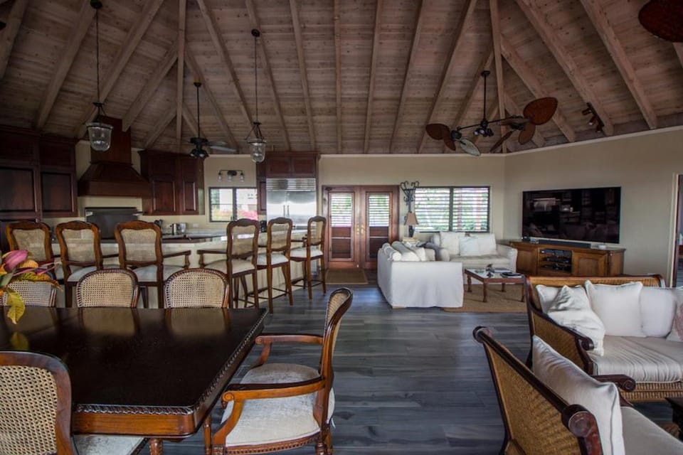 SANDCASTLE Villa in Caribbean