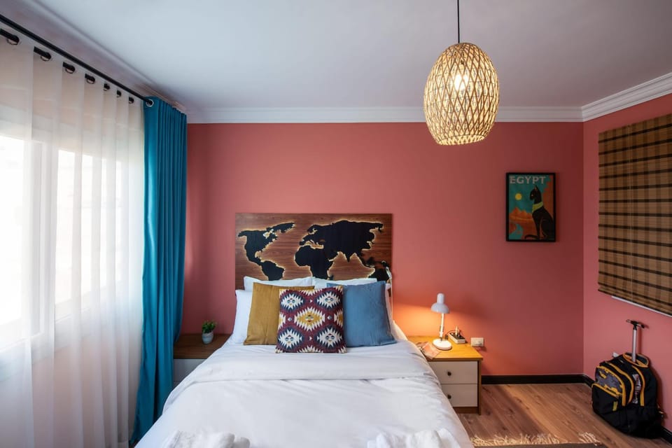 Bed, Photo of the whole room, Decorative detail, Bedroom, Family