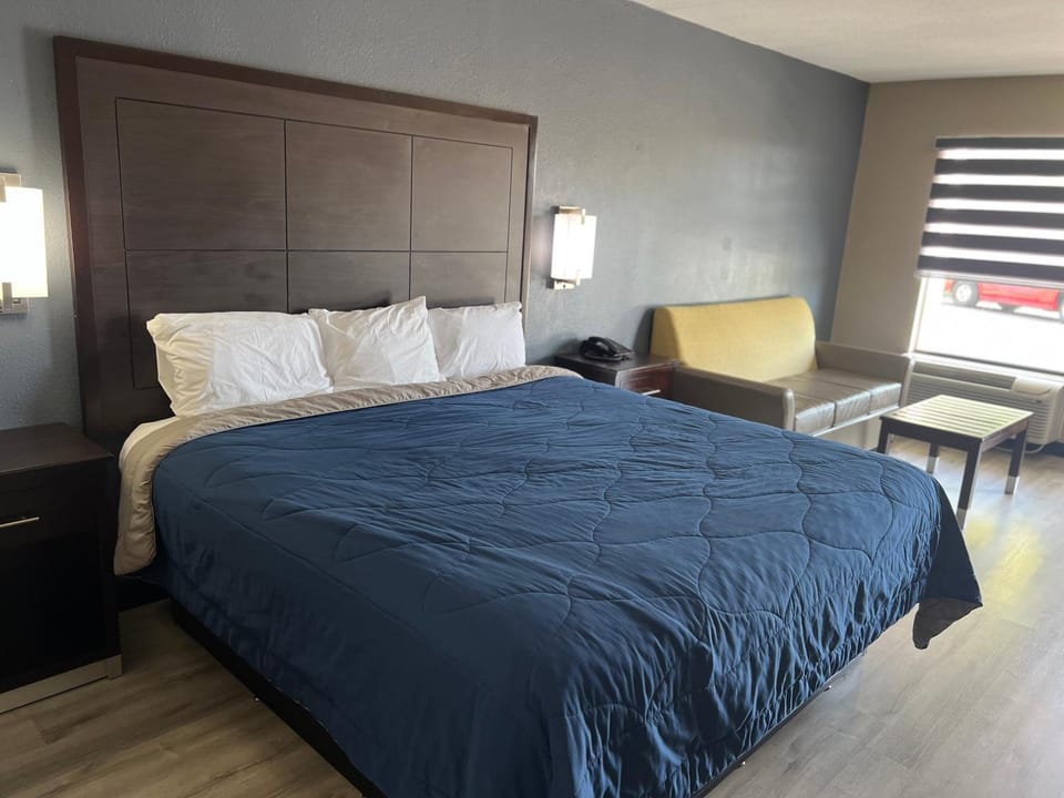 Deluxe Inn & Suites Motel in South Carolina