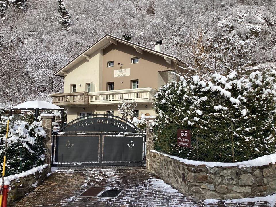 B&b Villa Paradiso Bed and Breakfast in Province of Brescia