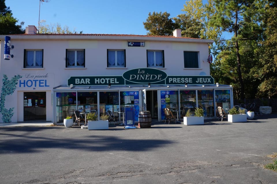 Hôtel Bar La Pinède Hotel in Saint-Jean-de-Monts
