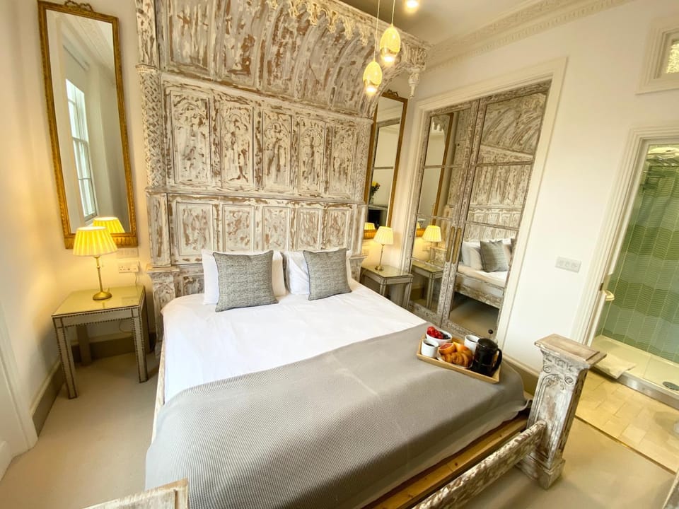 Bed, Other, Photo of the whole room, Bedroom