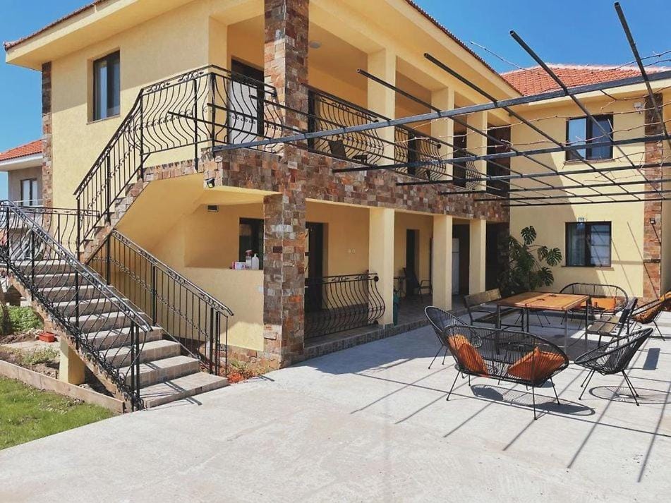 Property building, Day, View (from property/room), Balcony/Terrace