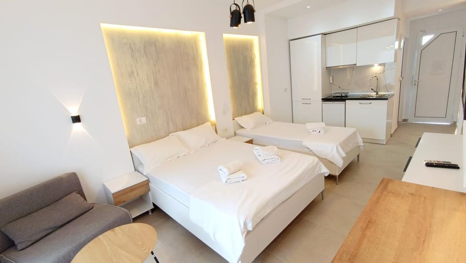 Kitchen or kitchenette, Living room, Bedroom