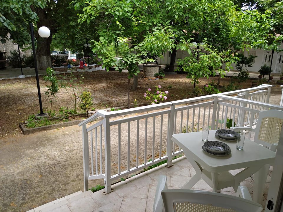 Garden, Balcony/Terrace