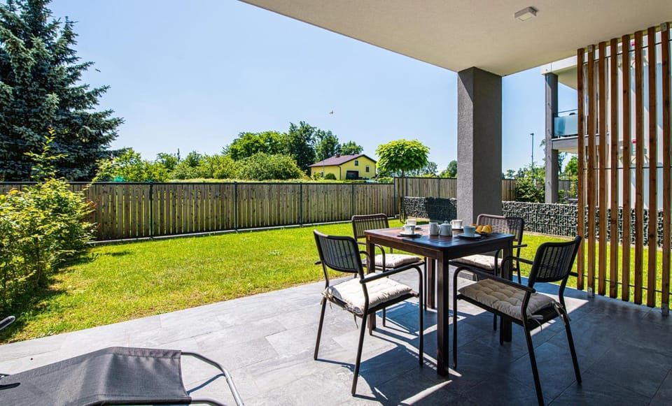 Patio, Patio, Garden, Garden, Balcony/Terrace, Garden view