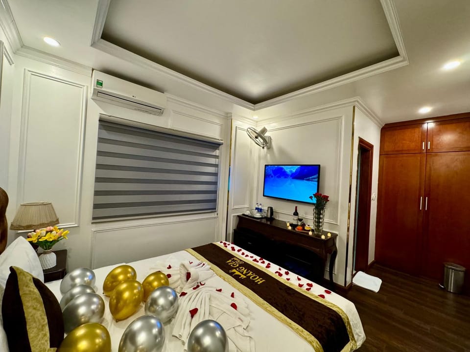 Bed, TV and multimedia, Evening entertainment