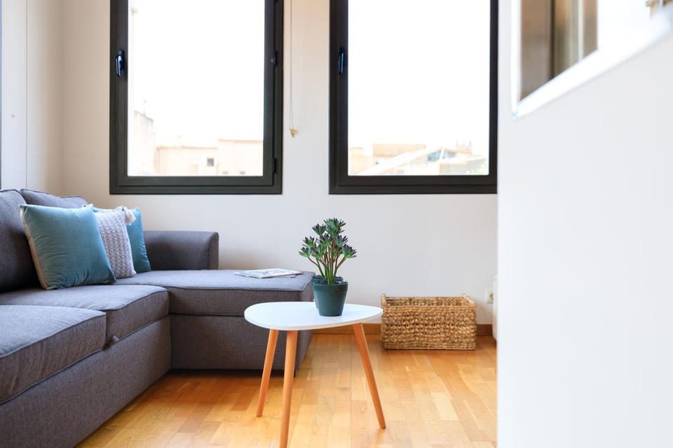 Living room, Photo of the whole room, Decorative detail