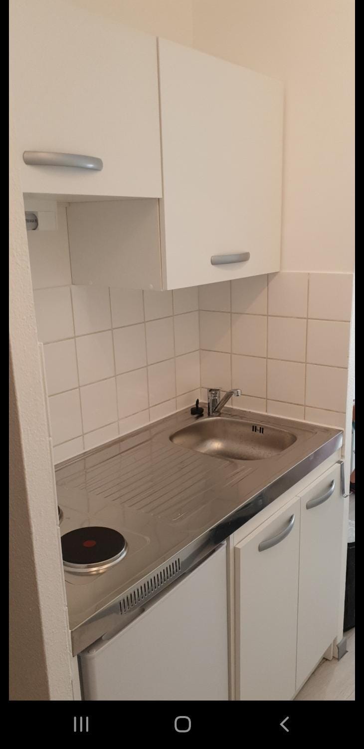 studio intra-muros meublé Apartment in Avignon