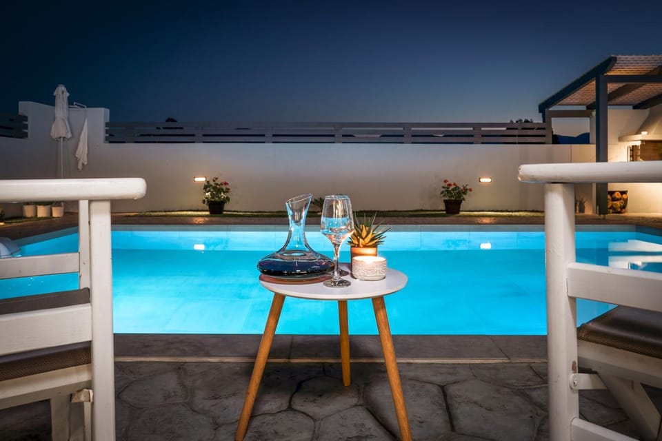 Patio, Mountain view, Pool view, Swimming pool