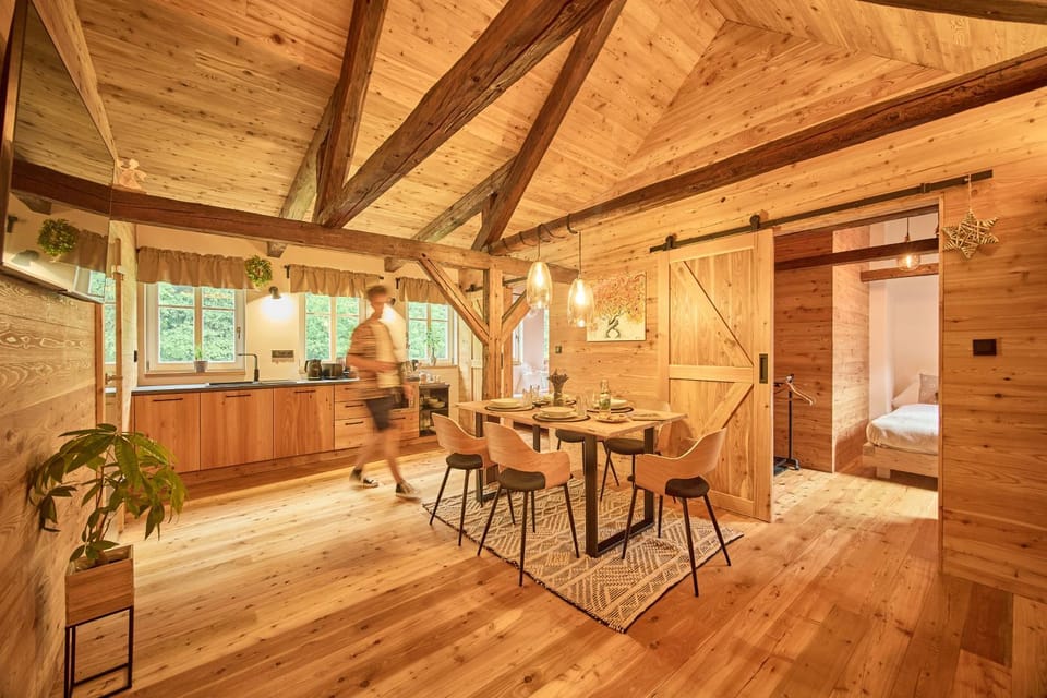 Kitchen or kitchenette, Living room, Seating area, Dining area